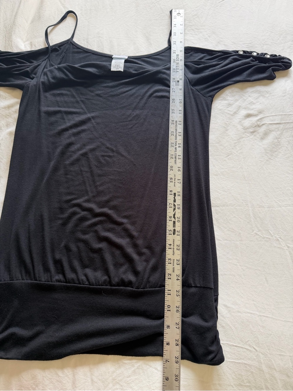 Suzy Shier Black Cold Shoulder Ruched Sleeve Top Size Medium - Picture 8 of 8